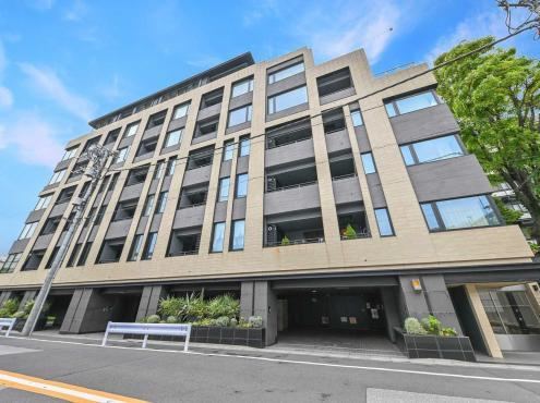 2LDK apartment in Shibuya Ward, Tokyo - Photo 1