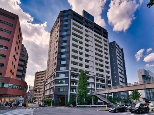 3LDK apartment in Minato Ward, Tokyo - Photo 1