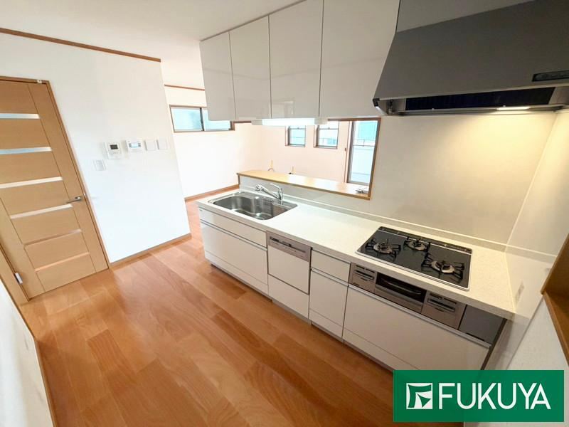 3LDK+S house in Higashiyodogawa Ward, Osaka - Photo 1