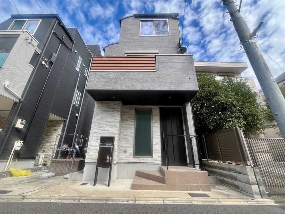 2LDK+2S house in Shinjuku Ward, Tokyo - Photo 1