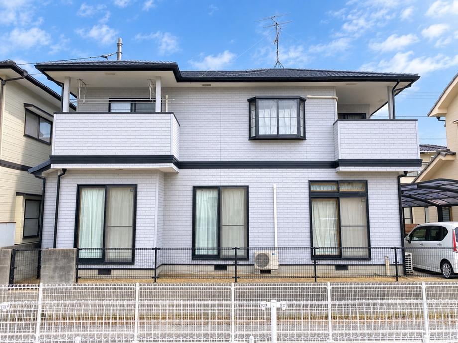 4LDK house in Matsuyama, Ehime - Photo 1