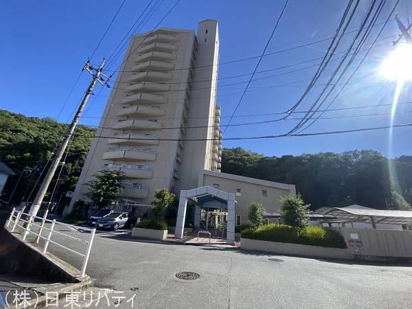 3LDK apartment in Asaminami Ward, Hiroshima - Photo 1
