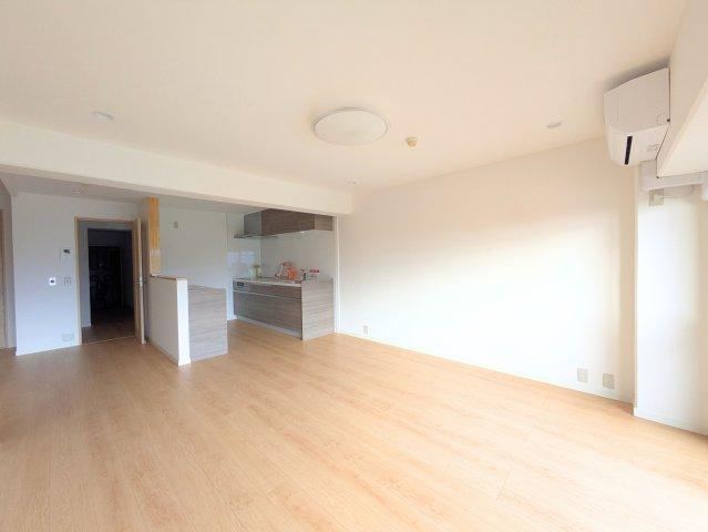 2LDK apartment in Matsuyama, Ehime - Photo 1