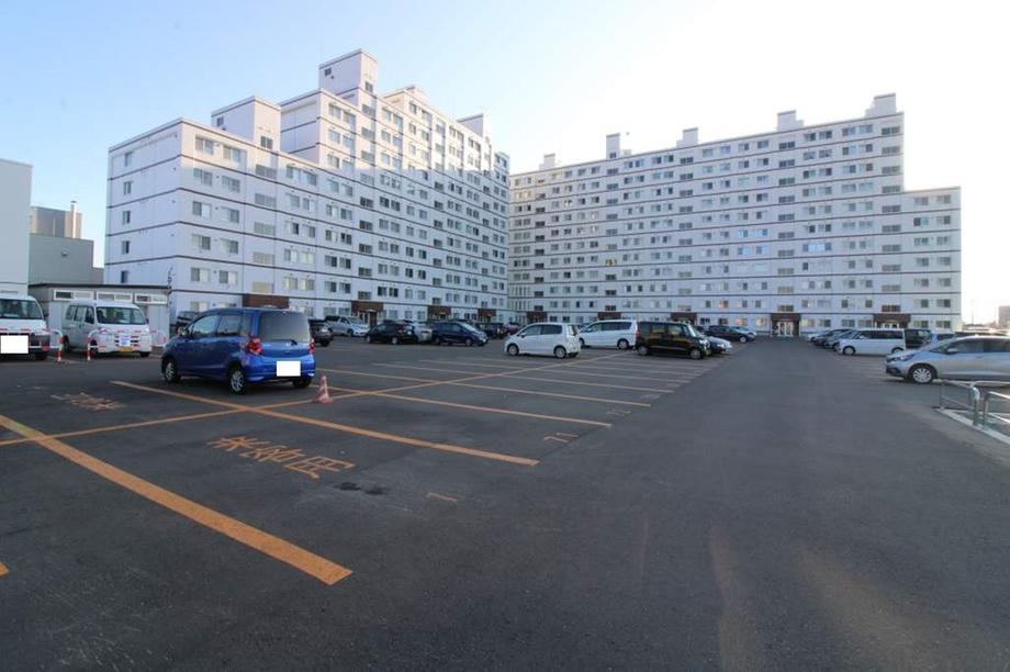 4LDK apartment in Ebetsu, Hokkaido - Photo 1