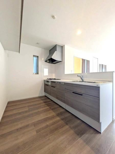 4LDK house in Higashinari Ward, Osaka - Photo 1