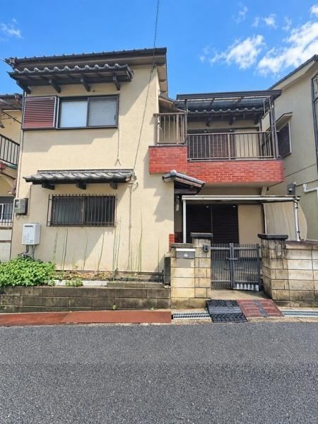 4DK house in Higashiosaka, Osaka - Photo 1