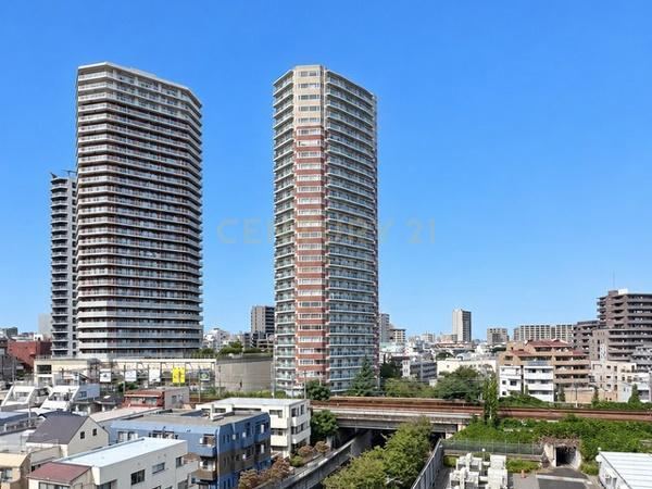 2LDK apartment in Nakano Ward, Tokyo - Photo 1