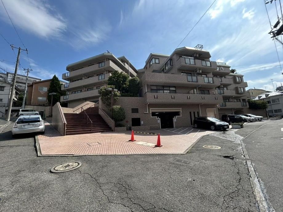 3LDK apartment in Kanagawa Ward, Yokohama, Kanagawa - Photo 1