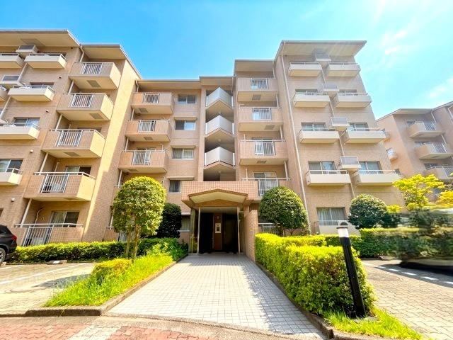 3LDK apartment in Tama, Tokyo - Photo 1