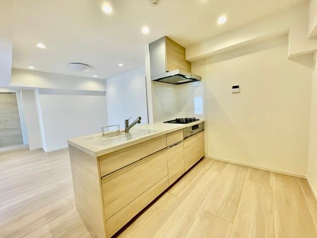 4LDK apartment in Fuchu, Tokyo - Photo 1