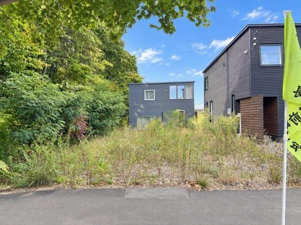 166 m² land in Chitose, Hokkaido - Photo 1
