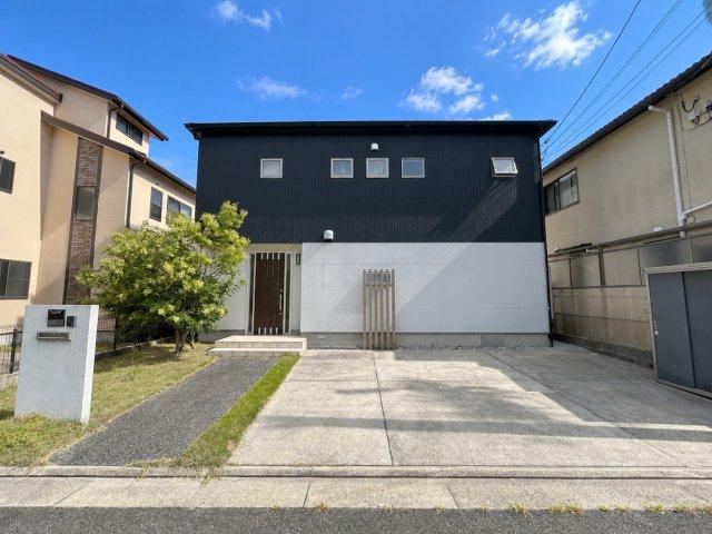 4LDK+S house in Asaminami Ward, Hiroshima - Photo 1