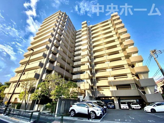 3LDK apartment in Katsushika Ward, Tokyo - Photo 1