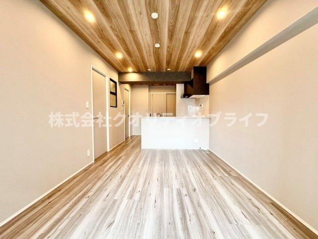 2LDK+S apartment in Chuo Ward, Tokyo - Photo 1