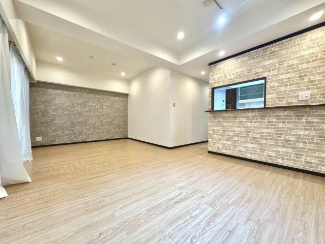 2LDK apartment in Naka Ward, Yokohama, Kanagawa - Photo 1