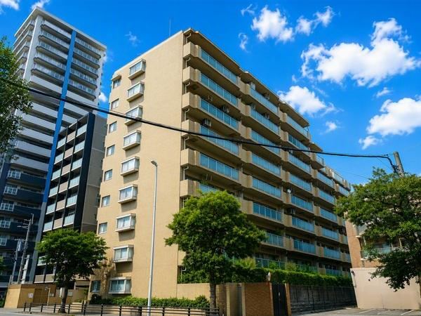 4LDK apartment in Chuo Ward, Fukuoka - Photo 1