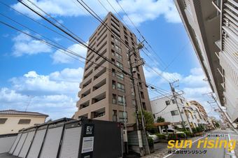 2LDK+S apartment in Fussa