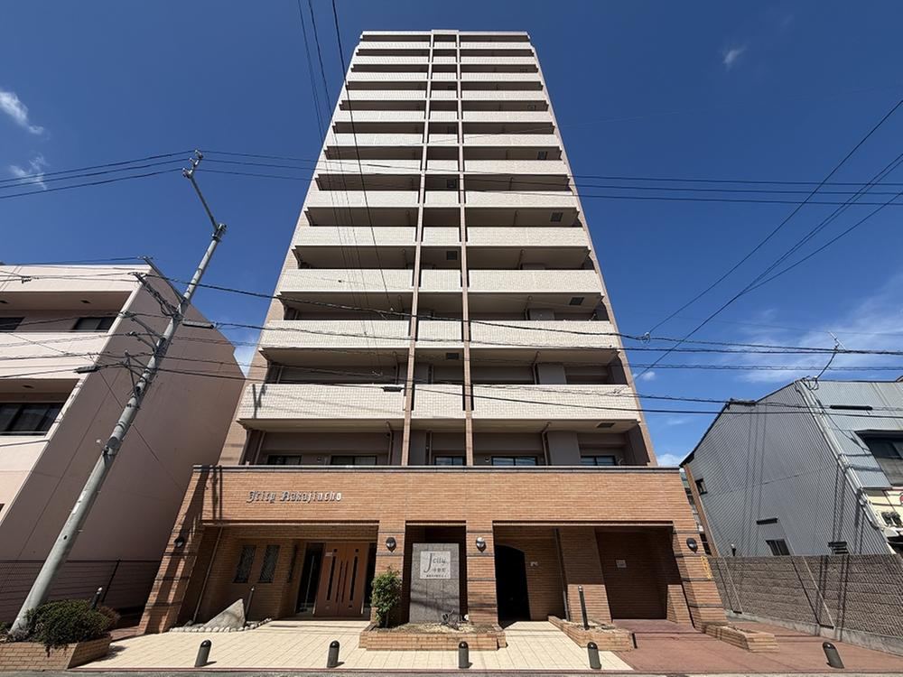 3LDK apartment in Takamatsu, Kagawa - Photo 1