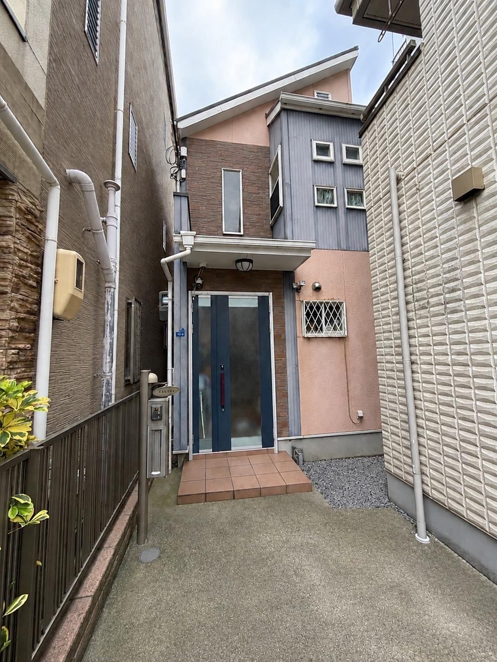 4LDK house in Higashisumiyoshi Ward, Osaka - Photo 1