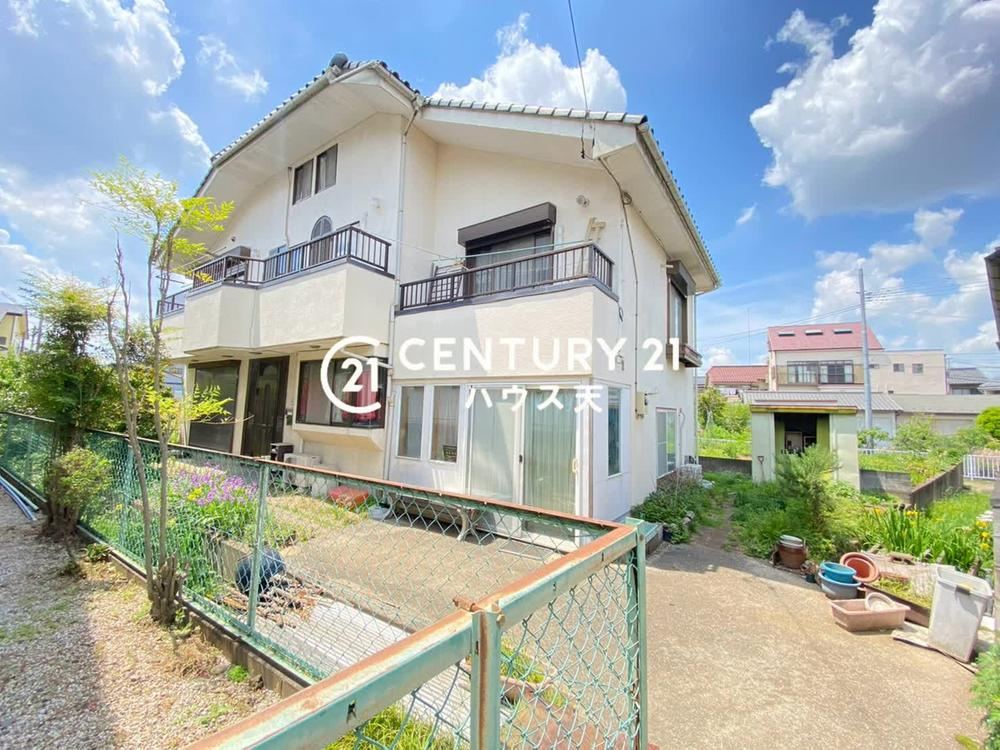 4LDK+S house in Hidaka, Saitama - Photo 1