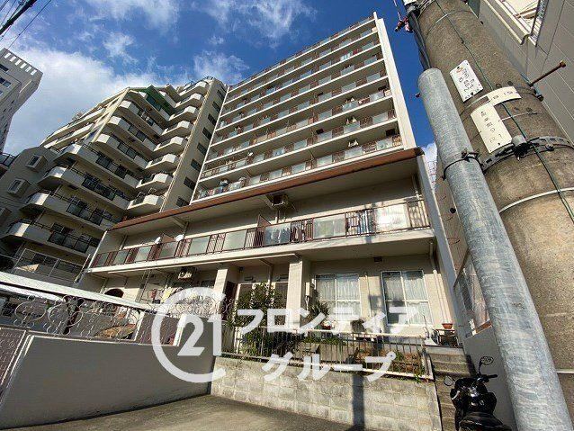 3LDK apartment in Hyogo Ward, Kobe, Hyogo - Photo 1