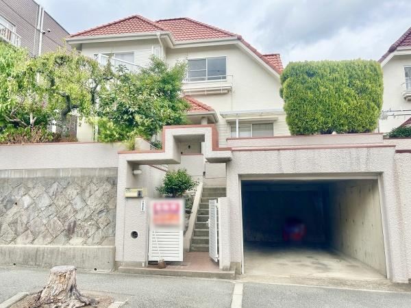 4LDK house in Suma Ward, Kobe, Hyogo - Photo 1