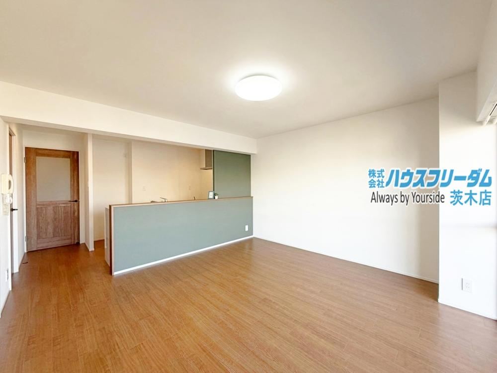 3LDK apartment in Suita, Osaka - Photo 1