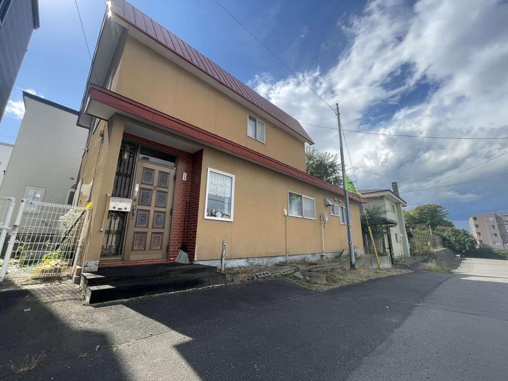 121 m² land in Chitose, Hokkaido - Photo 1
