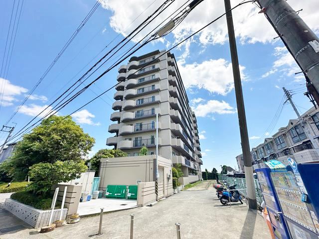 3LDK apartment in Itami, Hyogo - Photo 1