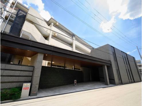 3LDK apartment in Hirakata, Osaka - Photo 1