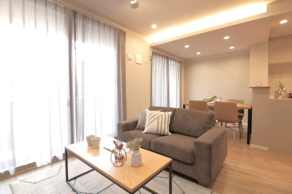 2LDK apartment in Joto Ward, Osaka - Photo 1