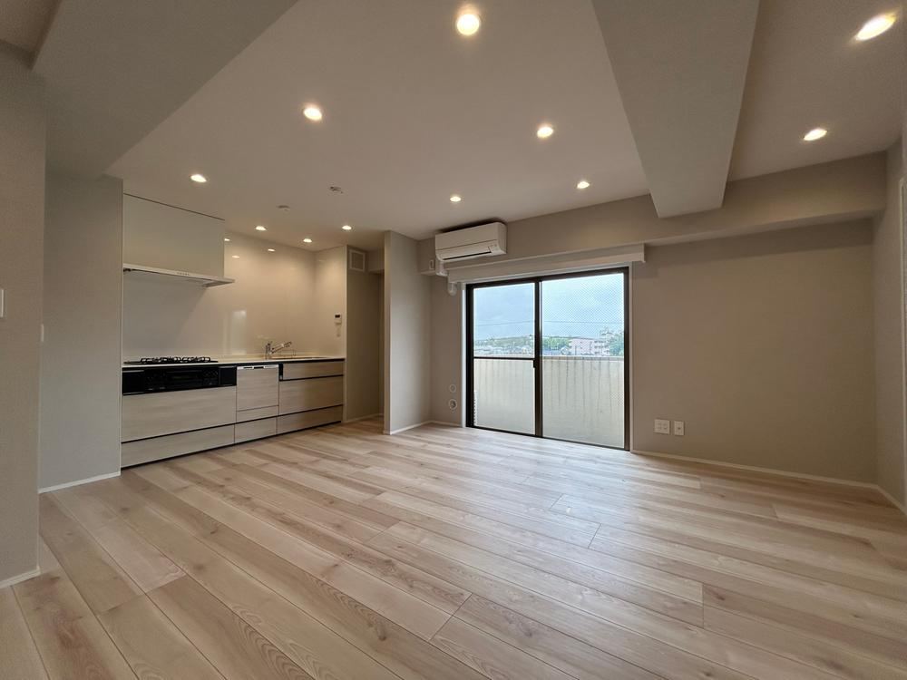 2LDK apartment in Tsurugashima, Saitama - Photo 1