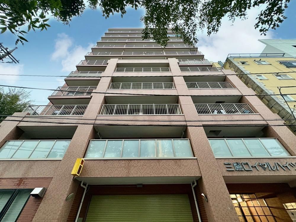 3LDK apartment in Mitaka, Tokyo - Photo 1