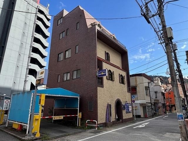 6LDK+S house in Atami, Shizuoka - Photo 1