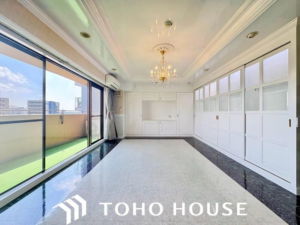 2LDK apartment in Yodogawa Ward, Osaka - Photo 1