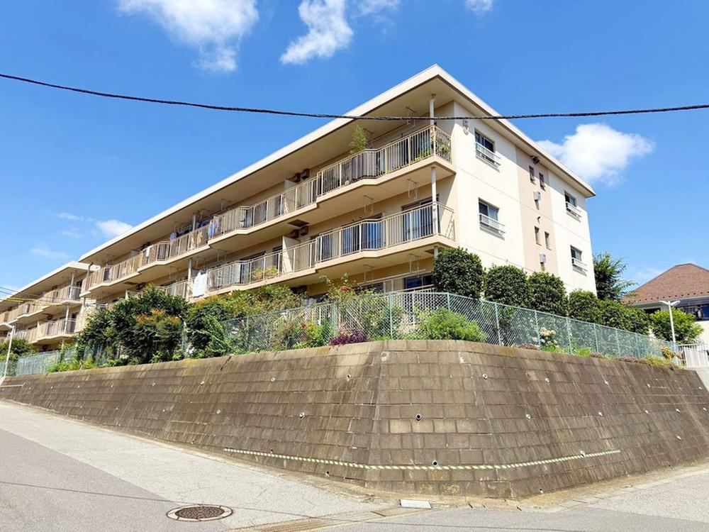 4LDK apartment in Kashiwa, Chiba - Photo 1