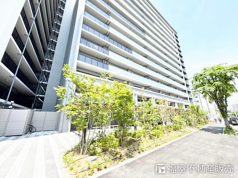 2LDK apartment in Joto Ward, Osaka - Photo 1