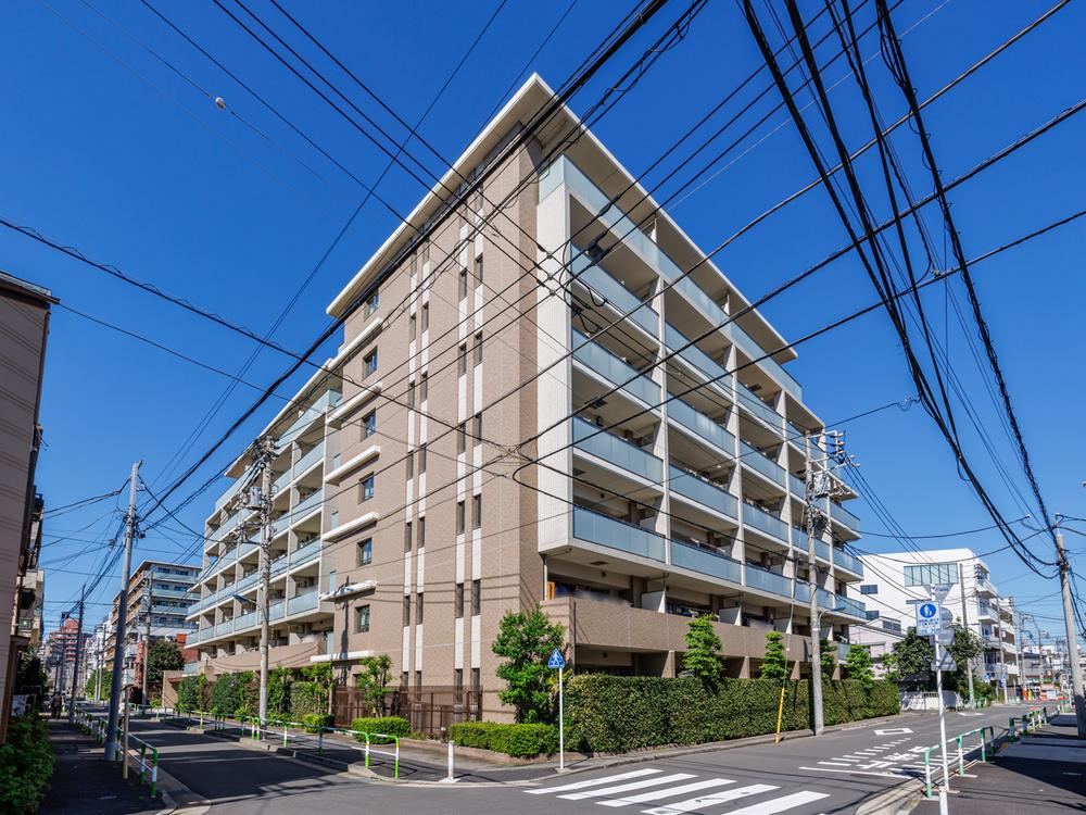 3LDK+S apartment in Kita Ward, Tokyo - Photo 1