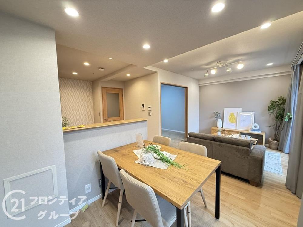 2LDK apartment in Joto Ward, Osaka - Photo 1
