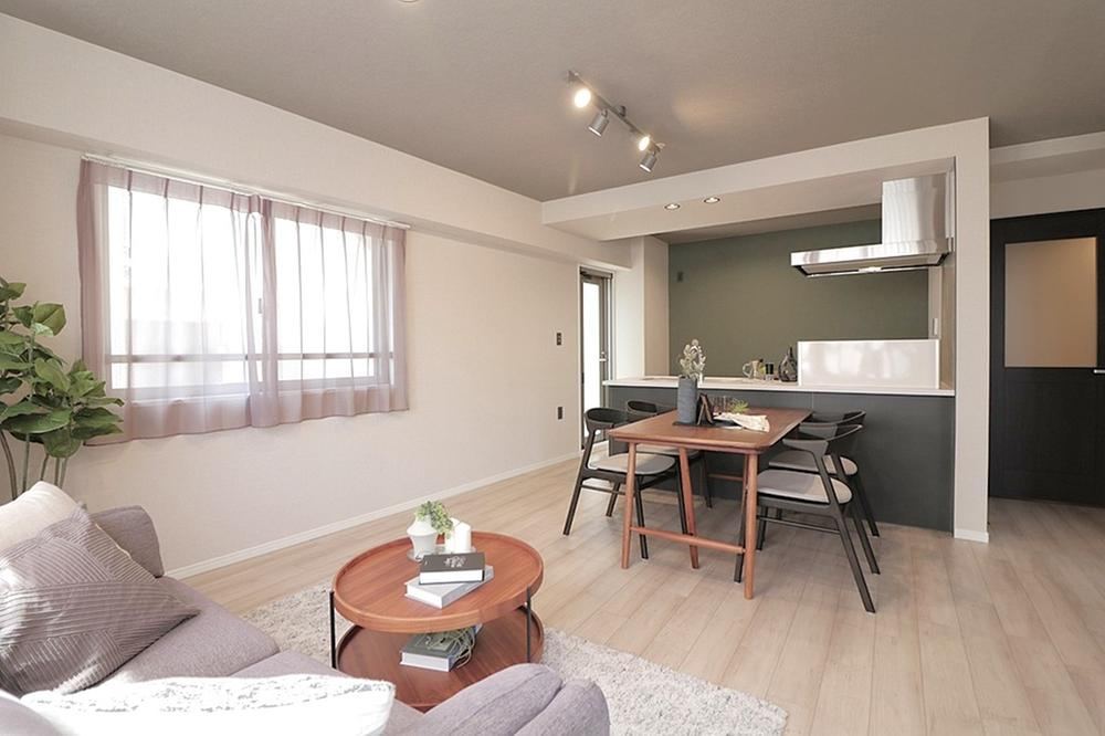 2LDK+S apartment in Nishi Ward, Osaka - Photo 1