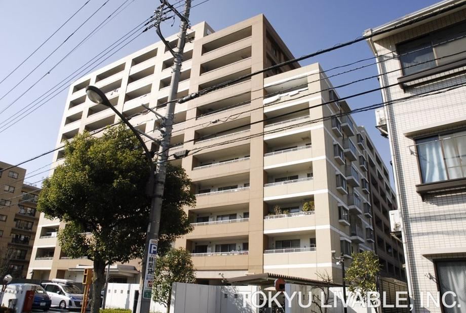 3LDK apartment in Fuchu, Tokyo - Photo 1