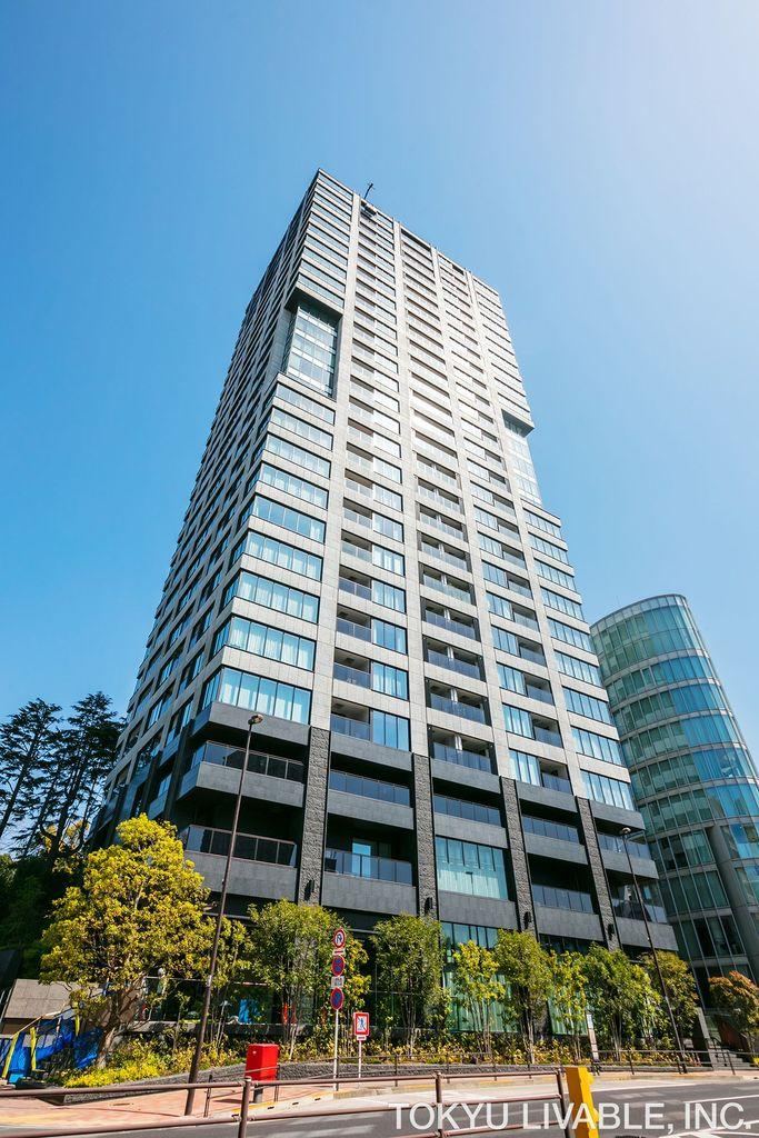 1LDK apartment in Minato Ward, Tokyo - Photo 1