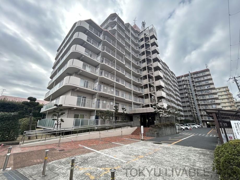 4LDK apartment in Takaishi, Osaka - Photo 1