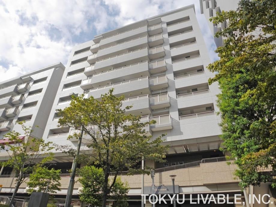 3LDK apartment in Shibuya Ward, Tokyo - Photo 1