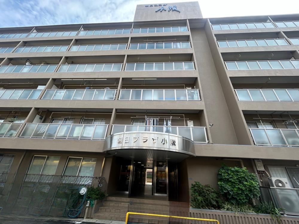 3LDK apartment in Higashiosaka, Osaka - Photo 1