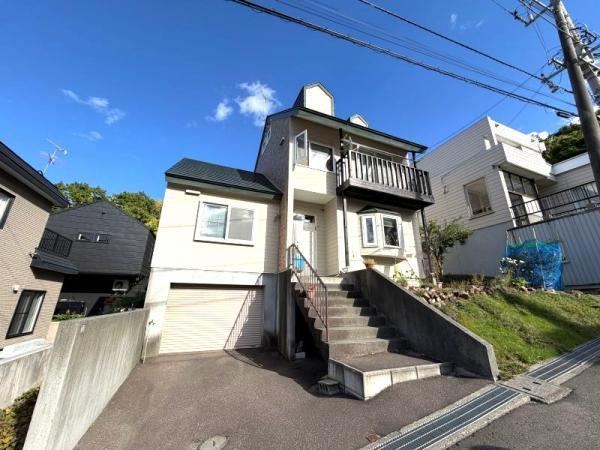 4LDK+S house in Nishi Ward, Sapporo, Hokkaido - Photo 1