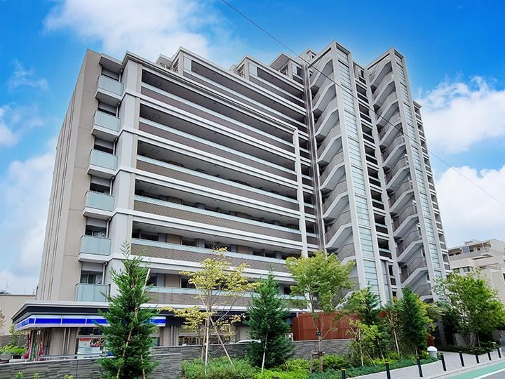 3LDK apartment in Shinagawa Ward, Tokyo - Photo 1