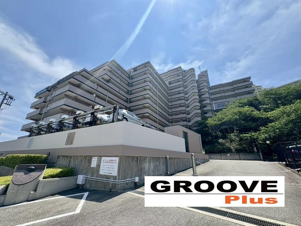 3LDK apartment in Tarumi Ward, Kobe, Hyogo - Photo 1