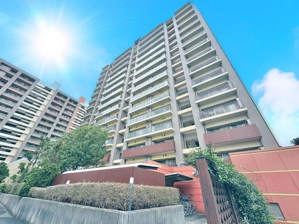 3LDK apartment in Mihama Ward, Chiba - Photo 1