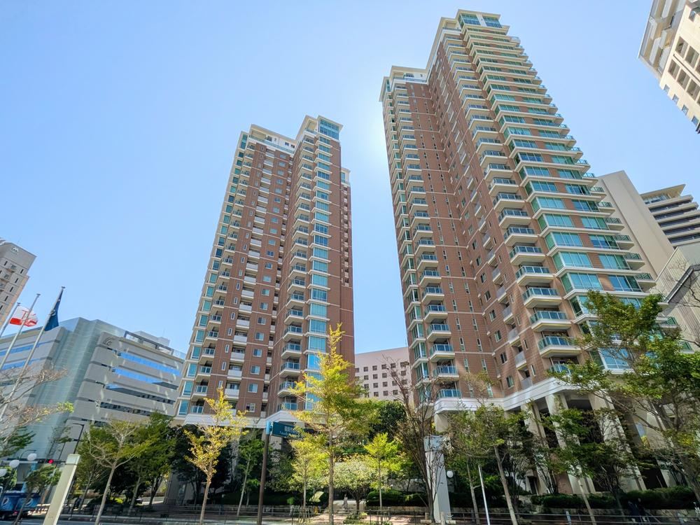 4LDK apartment in Sawara Ward, Fukuoka - Photo 1